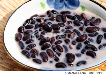 Black bean in sweet coconut milk, Thai dessert Black bean in sweet coconut milk, Thai dessert 88599993
