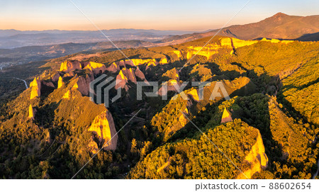 Las Medulas, a Roman gold-mining site. UNESCO world heritage in Castile and Leon, Spain 88602654