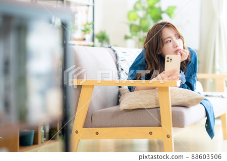 Women's smartphone living lifestyle new normal 88603506