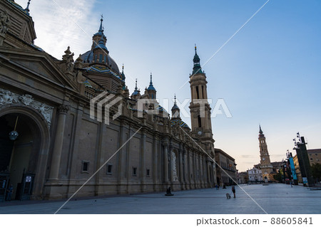 Nuestra Senora del Pilar Basilica Zaragoza Spain 88605841