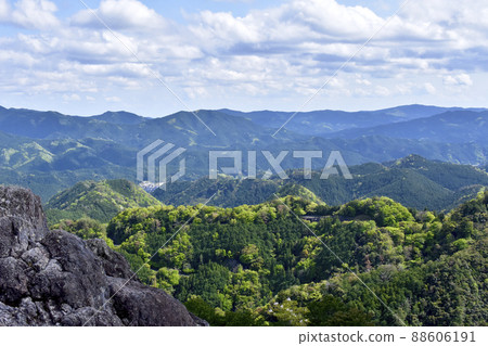 Scenery near the summit of Mt. Horaiji Mountain Trail in Shinshiro City, Aichi Prefecture Scenery near the summit of Mt. Horaiji Mountain Trail in Shinshiro City, Aichi Prefecture 88606191