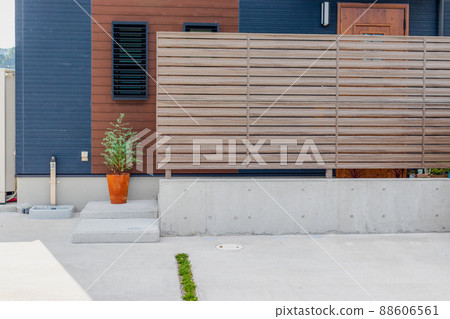 Newly built eco-house parts entrance approach parking space Newly built eco-house parts entrance approach parking space 88606561