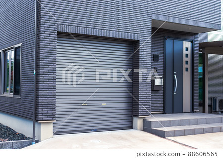New housing parts entrance approach 88606565