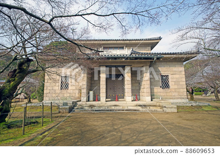 下關市光山寺境內的國家有形登錄文化財產舊博物館建築 88609653