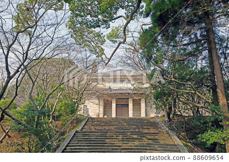 下關市光山寺境內的國家有形登錄文化財產舊博物館建築 88609654