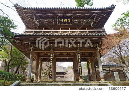 Popular tourist spot Kozanji mountain gate in Chofu, Shimonoseki city Popular tourist spot Kozanji mountain gate in Chofu, Shimonoseki city 88609657