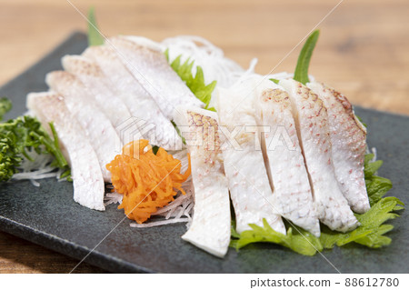 Sashimi of blackthroat seaperch (hot water) Sashimi of blackthroat seaperch (hot water) 88612780