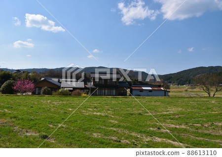 Rural scenery of Tomita in spring Gifu 88613110