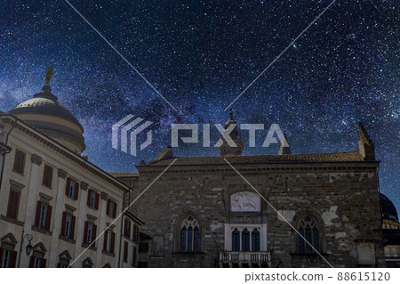 Bergamo medieval town piazza maggiore place view starry night Bergamo medieval town piazza maggiore place view starry night 88615120