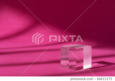 Transparent geometric stand for cosmetics 88615175