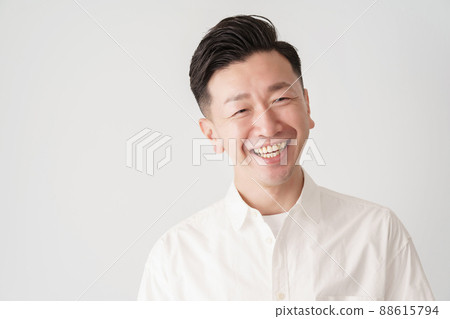 smiling middle man 88615794