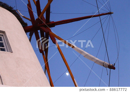 The windmill and the moon The windmill and the moon 88617772