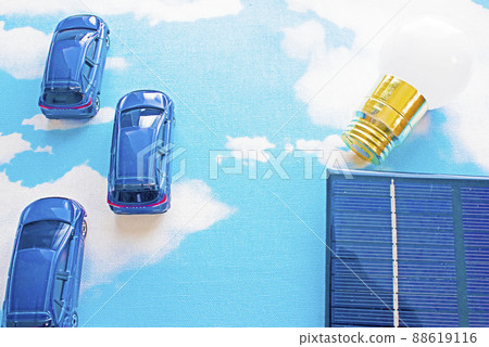 藍天、3 輛氫燃料汽車、燈泡和太陽能電池板 藍天、3 輛氫燃料汽車、燈泡和太陽能電池板 88619116