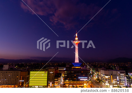 Kyoto night view 88620538