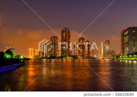 Tokyo night view Sumida River and tower apartments 88620690