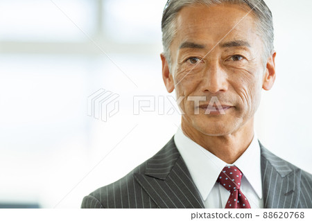Businessman senior man 88620768