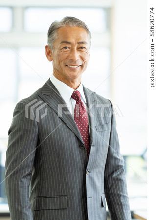 Businessman senior man Businessman senior man 88620774