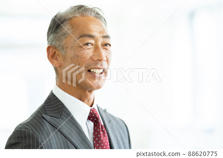 Businessman senior man 88620775