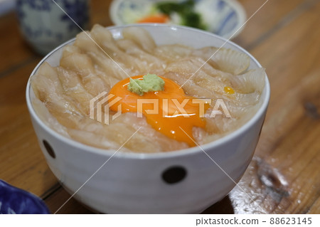 Flounder pickled rice bowl (Mutsu-Minato, Hachinohe City, Aomori Prefecture) Flounder pickled rice bowl (Mutsu-Minato, Hachinohe City, Aomori Prefecture) 88623145