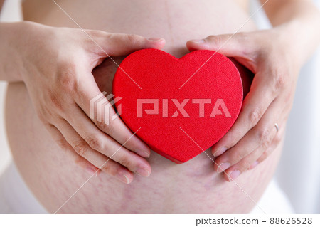 Maternity heart 88626528