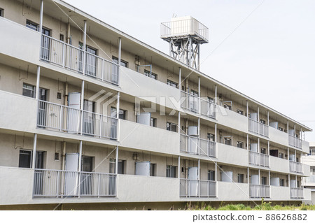 Condominium where no one lives [Osaka Hankyu Kanzakigawa Station area] 88626882