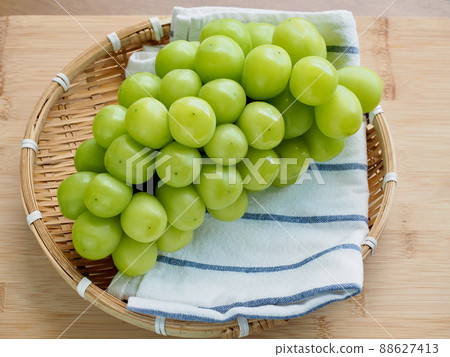 Fresh Organic Fruit Shine Muscat, Grape 88627413