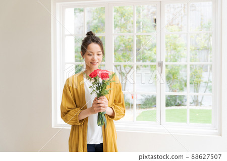 Woman with a bouquet 88627507