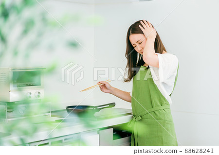 不擅長烹飪的女性 不擅長烹飪的女性 88628241