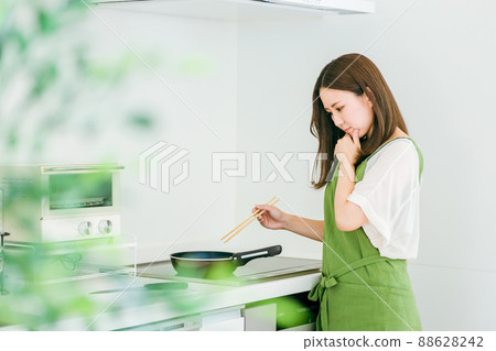 不擅長烹飪的女性 88628242