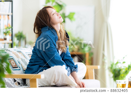 Female Living Lifestyle New Normal 88632405