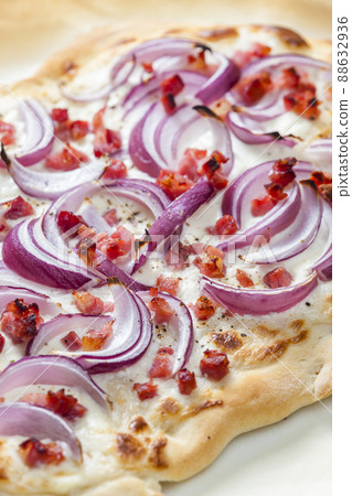 pizza with red onion, bacon and cream pizza with red onion, bacon and cream 88632936