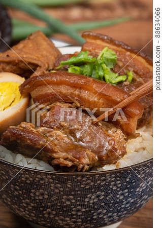 台灣 小吃 控肉飯 Braised pork belly rice 台湾風肉丼 コンロウファン 88634066