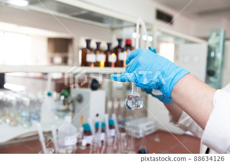 Scientist working in the laboratory Scientist working in the laboratory 88634126