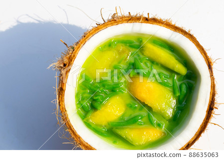 Rice flour pandan flavor with melon in coconut milk Rice flour pandan flavor with melon in coconut milk 88635063