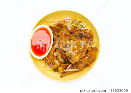 Crispy fried mussel pancake with bean sprout 88635069