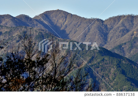 從丹澤三重山眺望遠野山 從丹澤三重山眺望遠野山 88637138