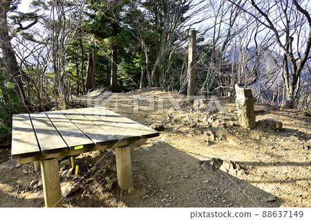 Tanzawa's Oyama Mt. Miune, the summit of Minamimine 88637149