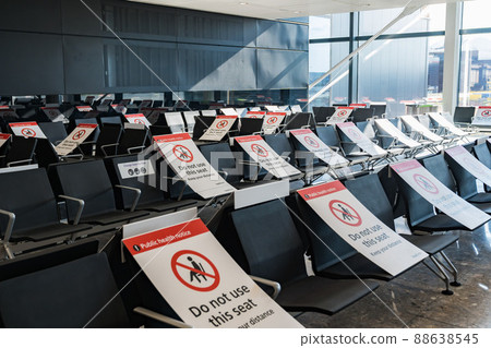 Heathrow Airport Seat Corona Countermeasures 88638545