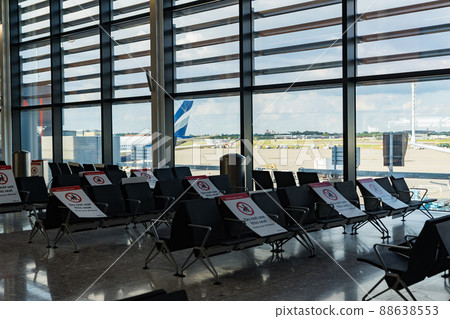 Heathrow Airport Seat Corona Countermeasures 88638553