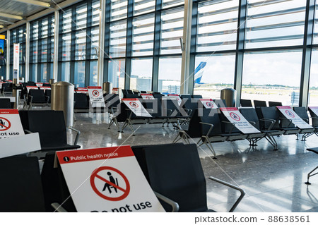 Heathrow Airport Seat Corona Countermeasures 88638561
