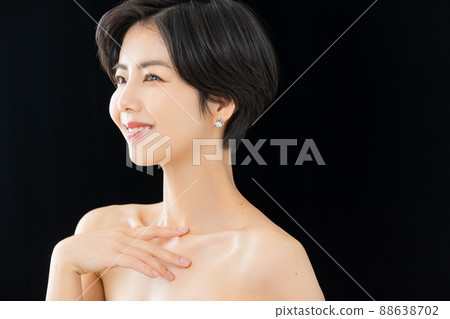 美麗的黑色背景 美麗的黑色背景 88638702