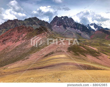 [Peru] View from the summit of Vinicunca (Mount Binikunka) 88642065