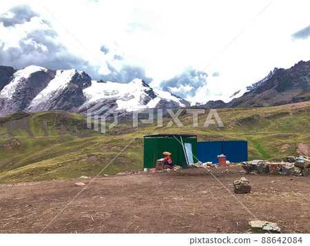 [秘魯] 山路休息區和美麗的山景（彩虹山） 88642084