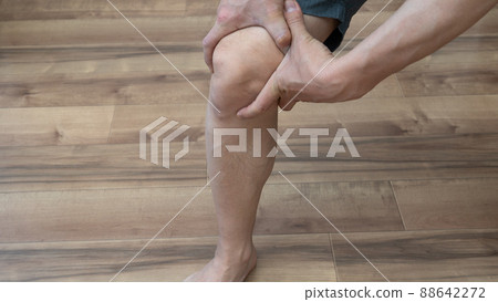 男性膝蓋疼痛圖像 男性膝蓋疼痛圖像 88642272