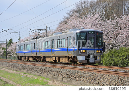 Hokuriku Main Line Sabae-Kita-Sabae JR West 521 series E05 organization (Kanazawa) Hokuriku Main Line Sabae-Kita-Sabae JR West 521 series E05 organization (Kanazawa) 88650295