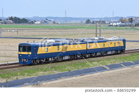 Hokuriku Main Line Awara Onsen-Maruoka JR West DEC741 Series E01 formation (Kyoto) 88650299