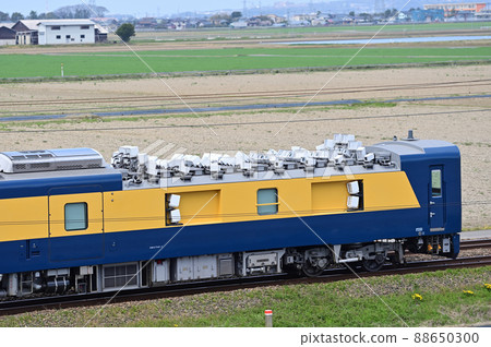 Hokuriku Main Line Awara Onsen-Maruoka JR West DEC741 Series E01 formation (Kyoto) 88650300