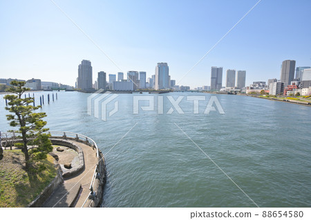 A view of Harumi from Etchujima Park in Tokyo 88654580