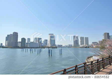 A view of Toyosu from Etchujima Park in Tokyo 88654582