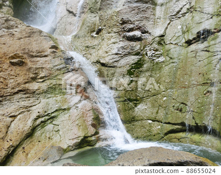 Kawarage Oyutaki (Yuzawa City, Akita Prefecture) 88655024